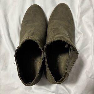 American Eagle Outfitters Olive Ankle Boots